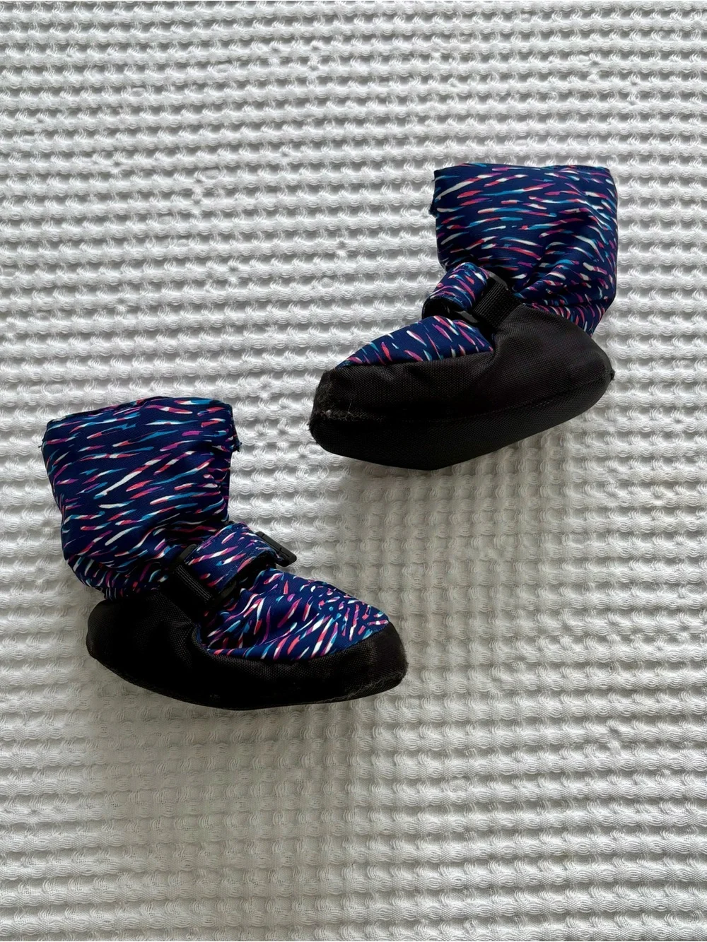 MEC Toaster Booties Insulated Baby Winter Boots Navy Abstract Print Size S
